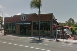 Pet friendly restaurant in Carlsbad, California, dogs allowed restaurant in carlsbad Pizza Port Brewing Company